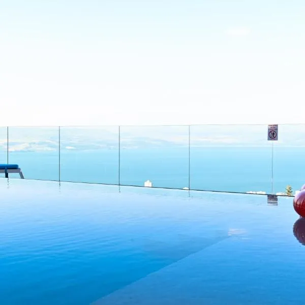 Hofesh Yehonatan Villa Selavi-private pool，位于提比里亚的酒店