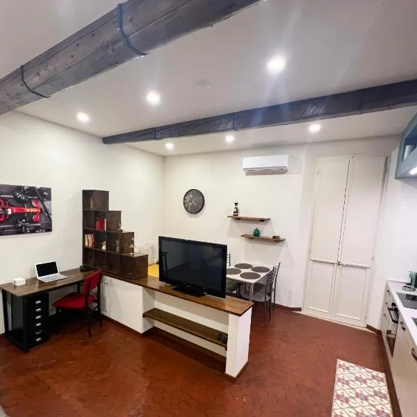 Suite Roberto - Design ed eleganza nel cuore di Imola，位于伊莫拉的酒店