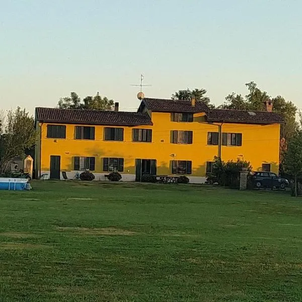 Sangiligio Countryside Villa, Private Rooms w Kitchen, Bath, Private Entrance, Crema，位于克雷马的酒店