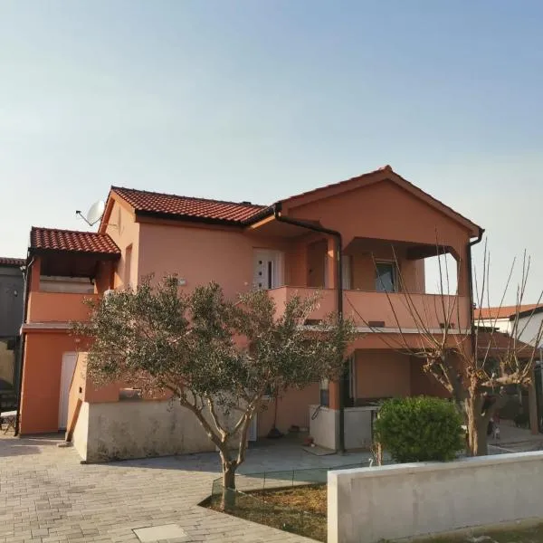 Apartmani Martinović，位于维尔的酒店