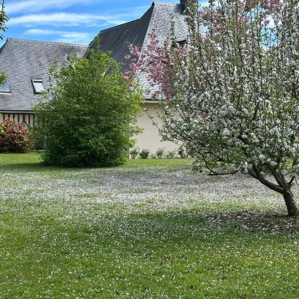 Au Milieu des Haras，位于Saint-Pierre-Azif的酒店