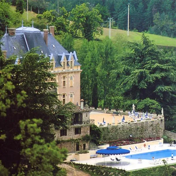尤尔比阿克城堡酒店，位于Nozières的酒店