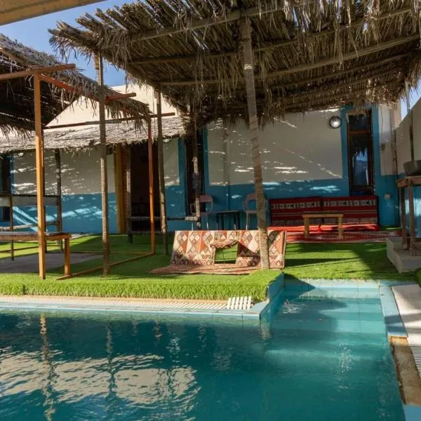 Star Chalet with Pool & Wifi，位于阿尔哈德的酒店