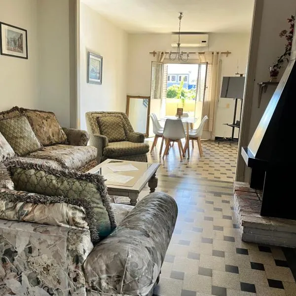 Casa Dos Avenidas 4 Dormitorios，位于蒙得维的亚的酒店