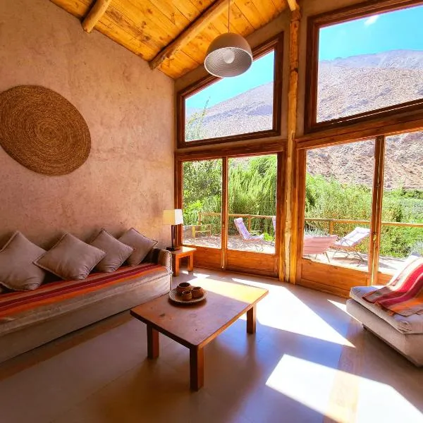 Piuquenes Lodge - Cabañas, Viñedos y estrellas en Horcón, Valle de Elqui，位于Horcon的酒店