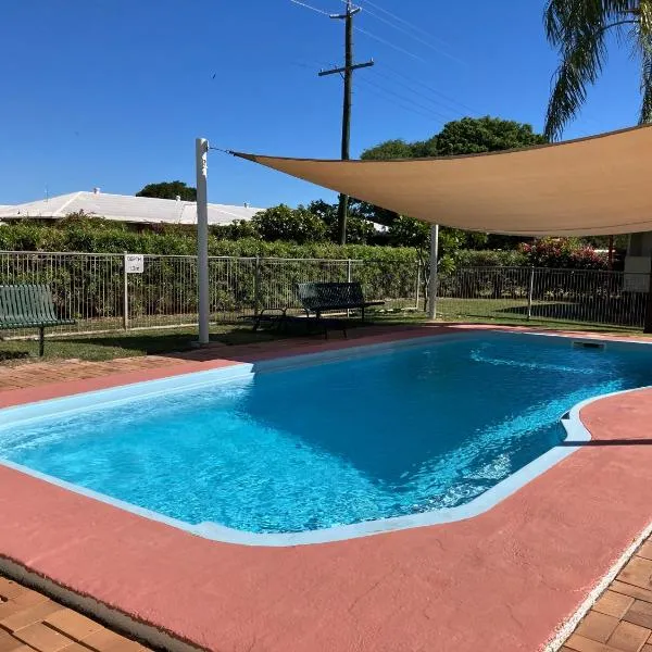 Cloncurry Caravan Park Oasis，位于克朗克里的酒店