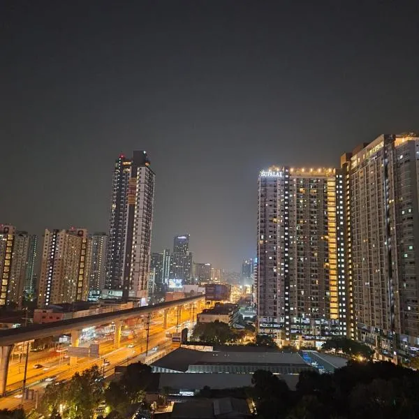 Mari's space city view，位于暖武里府的酒店