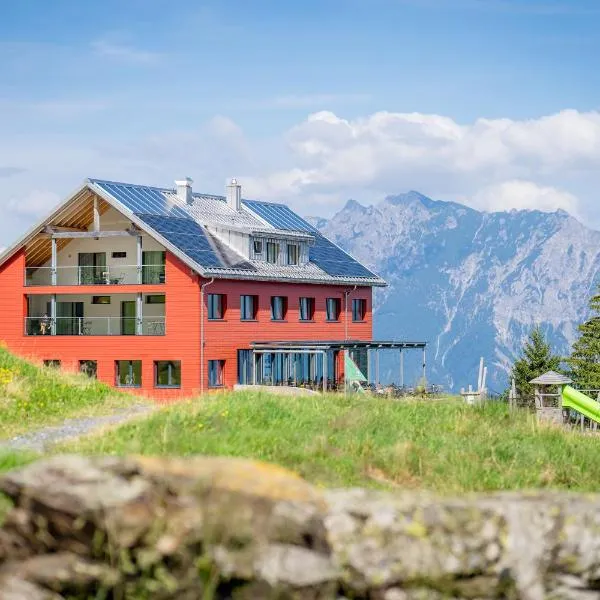 Hotel Restaurant Berghaus Malbun Buchserberg，位于布克斯的酒店