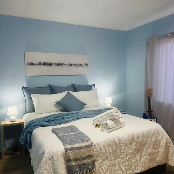 Mario & Luiza's Place - Cozy Stay with Pool & Braai，位于伍斯特的酒店