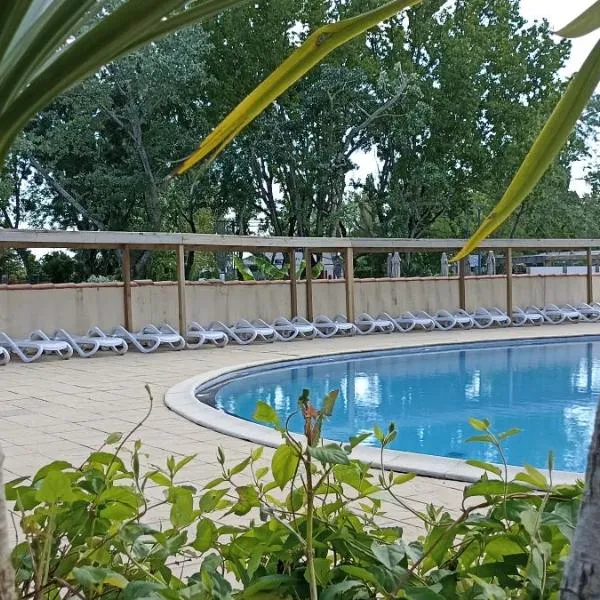 Mobilhome L'Oasis Camping le Clos Cottet，位于Angles的酒店