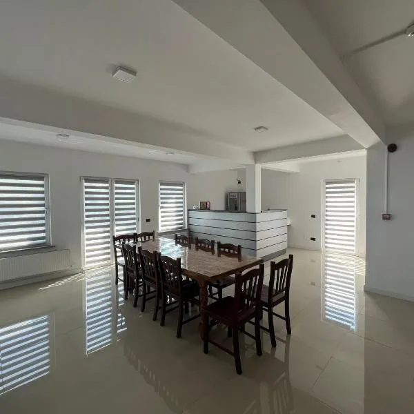 AGM Home，位于Cajvana的酒店