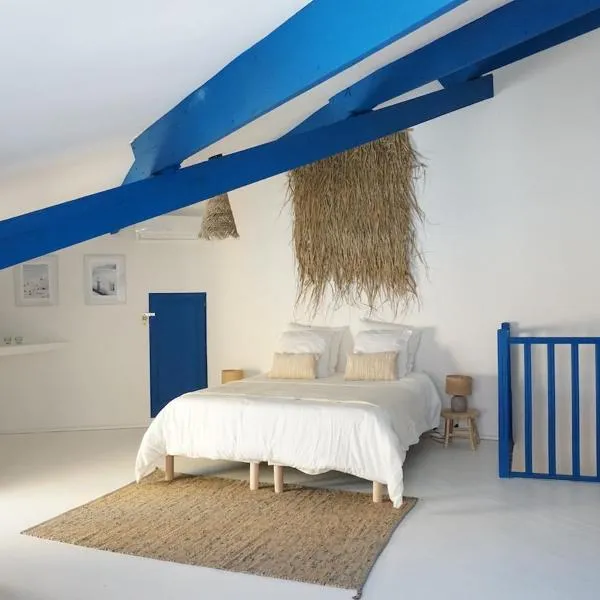 Casaïa - Santorin - Chambre avec salle de bain privée，位于耶尔的酒店