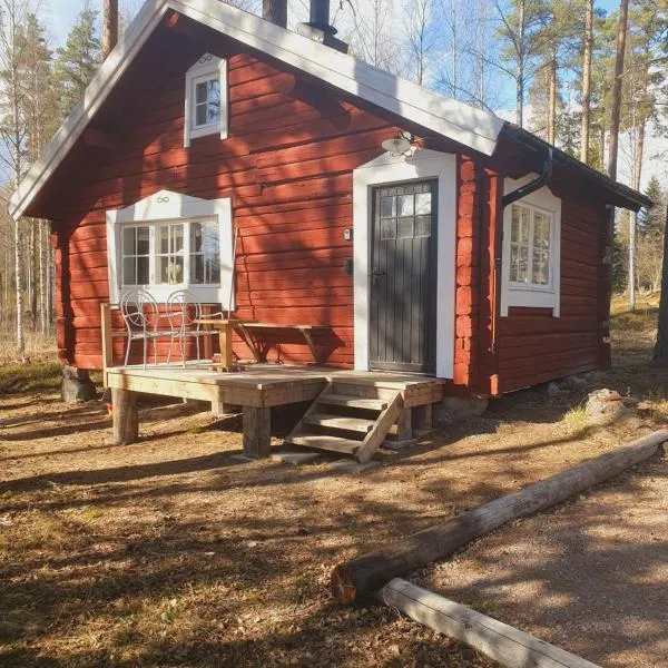 Härbre Åsbacka，位于博尔奈斯的酒店