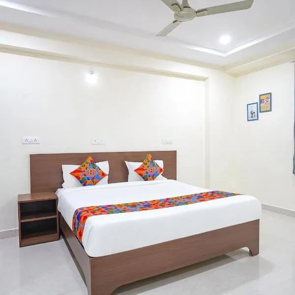 FabHotel Frendz - Nr Hitech City Metro Station，位于加姆布的酒店