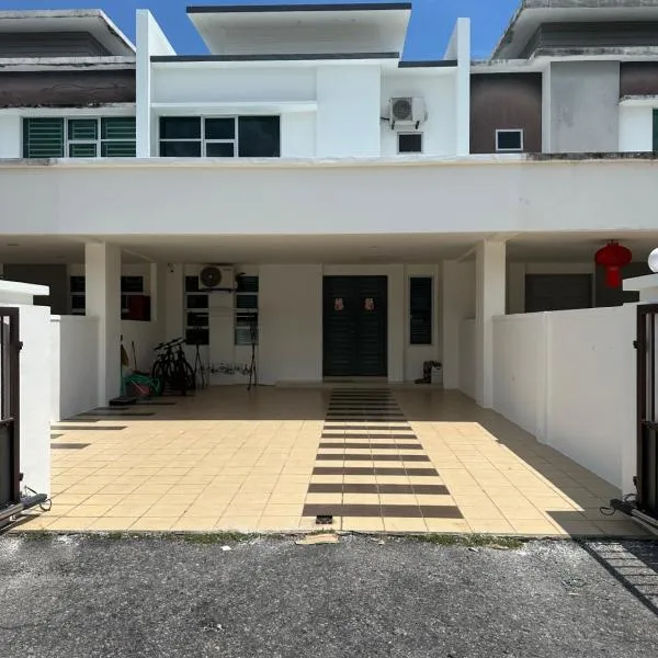 Ulike~home stay~Setia residen~4room，位于Kampong Selamat的酒店