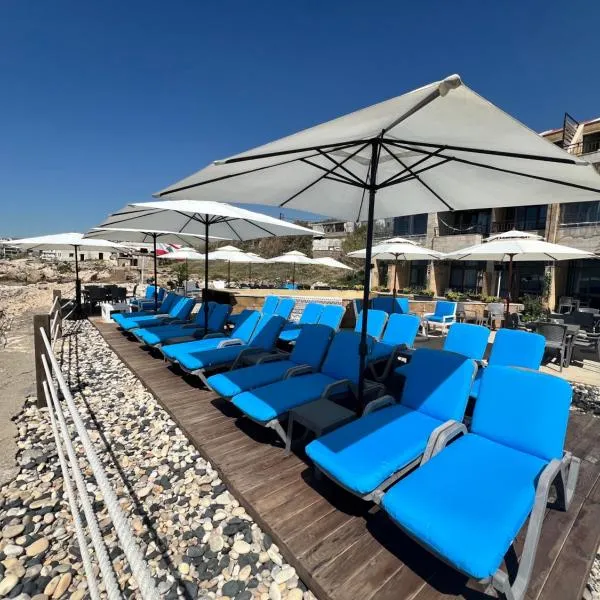 Golden Stone Beach，位于Halat Byblos的酒店