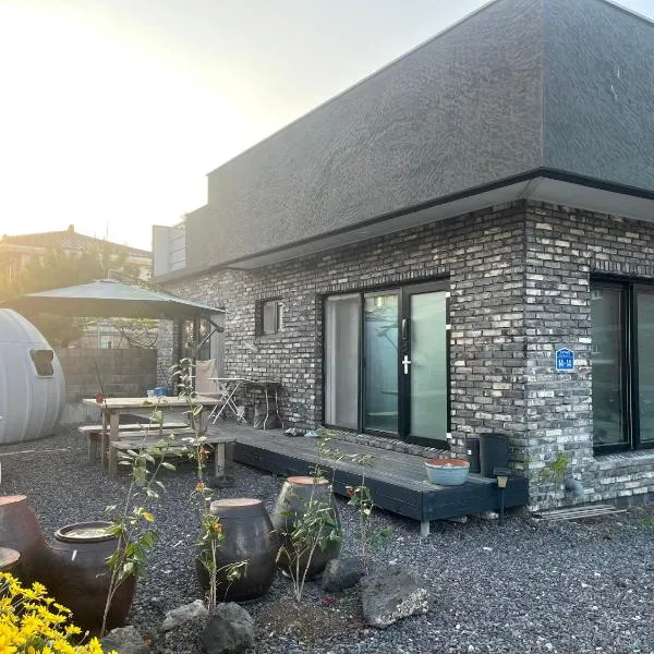Summer's House，位于济州市的酒店