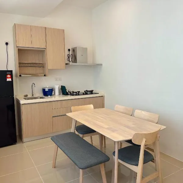 1 Avenue Homestay & Serviced Apartments，位于Kampong Karungkon的酒店