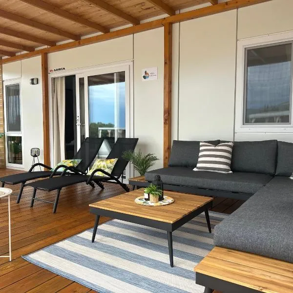 Mobile Homes Nina & Ena, Dalmata Camping Orebić，位于奥瑞比克的酒店