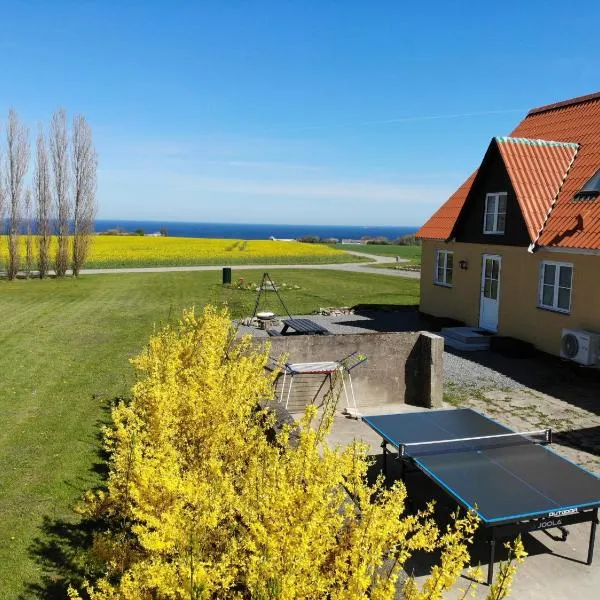 Solhjem Bornholm - sea view - big garden，位于古兹耶姆的酒店