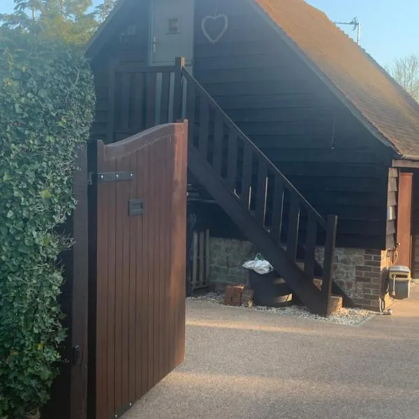 Hewarts Lodge, Brand New Property, 1 Mile From The Beach, 15 Minutes From All Goodwood Events，位于博格诺里吉斯的酒店