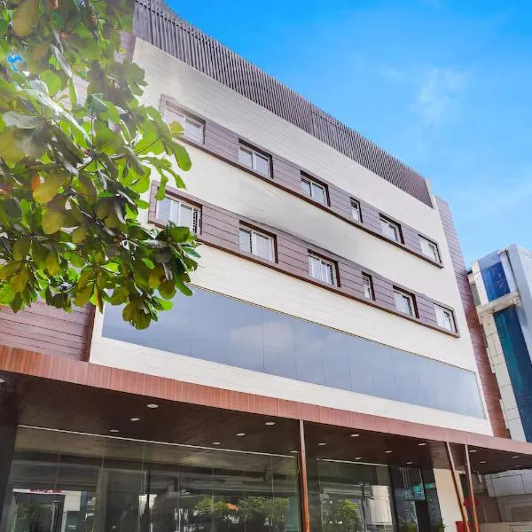 RG Suites Silkboard Near Madiwala，位于班加罗尔的酒店