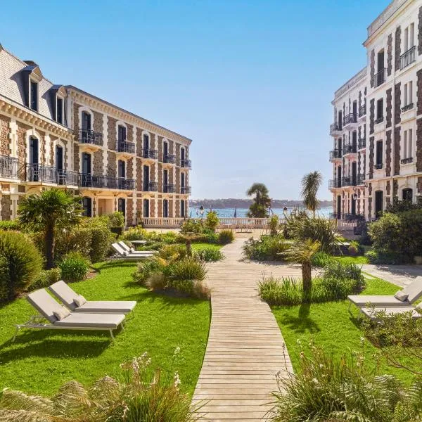 Hôtel Barrière Le Grand Hôtel Dinard，位于迪纳尔的酒店