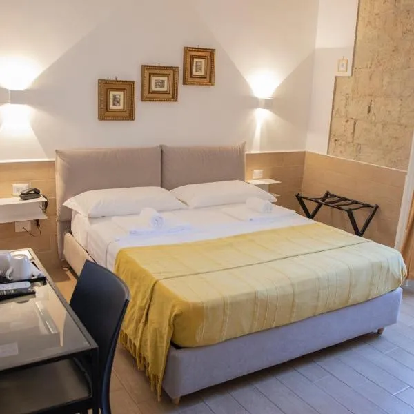 H22 Hotel，位于那不勒斯的酒店