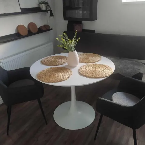 Home Apartman，位于Nagyesztergár的酒店