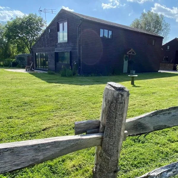 Countryside Barn Close to Kent Vineyards，位于黑德科恩的酒店