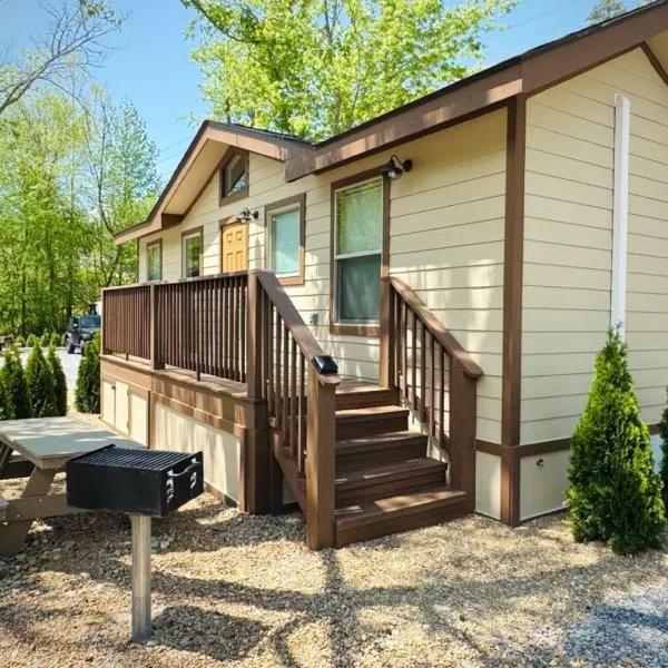 Dudley Creek RV Resort，位于加特林堡的酒店