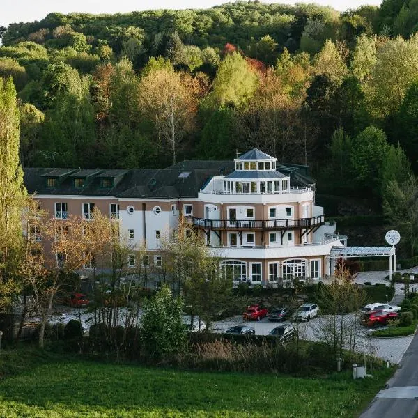 Hotel Albizia，位于延纳斯多夫的酒店
