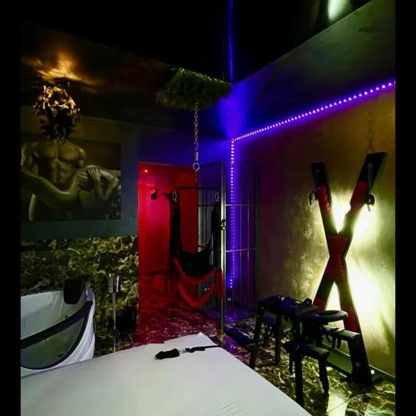 Love Room，位于布加勒斯特的酒店