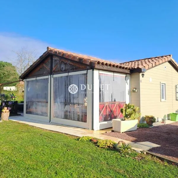 Le Chalet des Couleurs 3 Chambres au cœur du Domaine du Pré，位于La Chapelle-Hermier的酒店