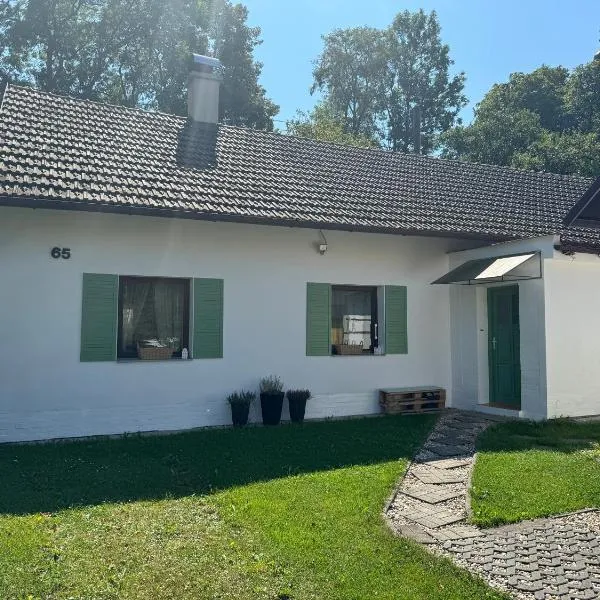 Chaloupka pod kostelem，位于Jeseník nad Odrou的酒店