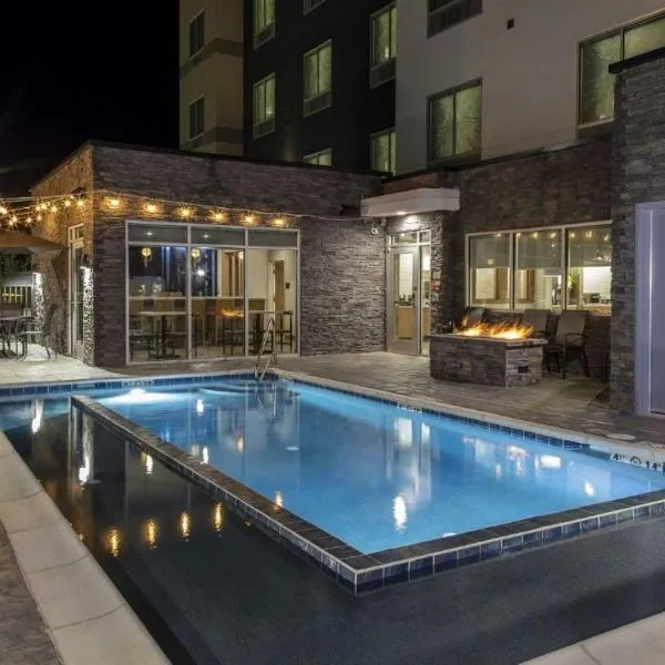 Fairfield Inn & Suites Monahans，位于莫纳汉斯的酒店