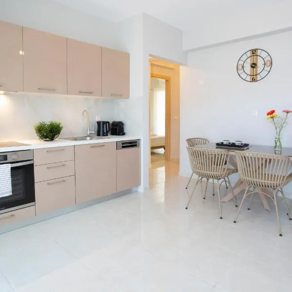 Theros Apartment 2，位于耶尼翁的酒店