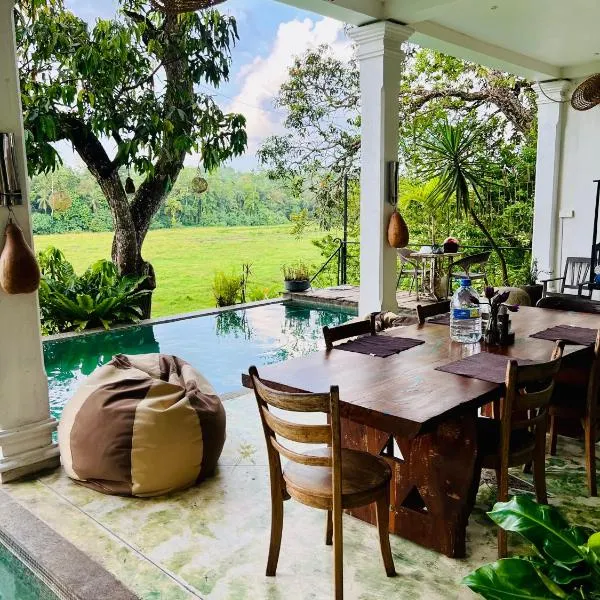 Villa Seven Faces-Luxury Escape,Stunning Views with Private pool for a Couple or family!，位于高尔的酒店