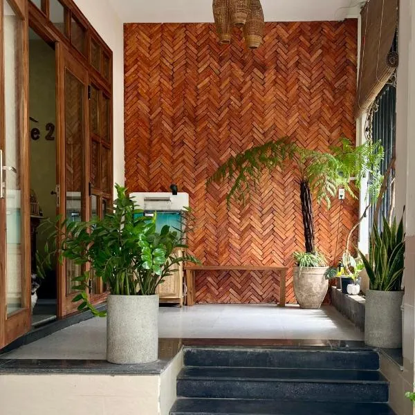 Hue Sweethouse 2 Homestay，位于顺化的酒店