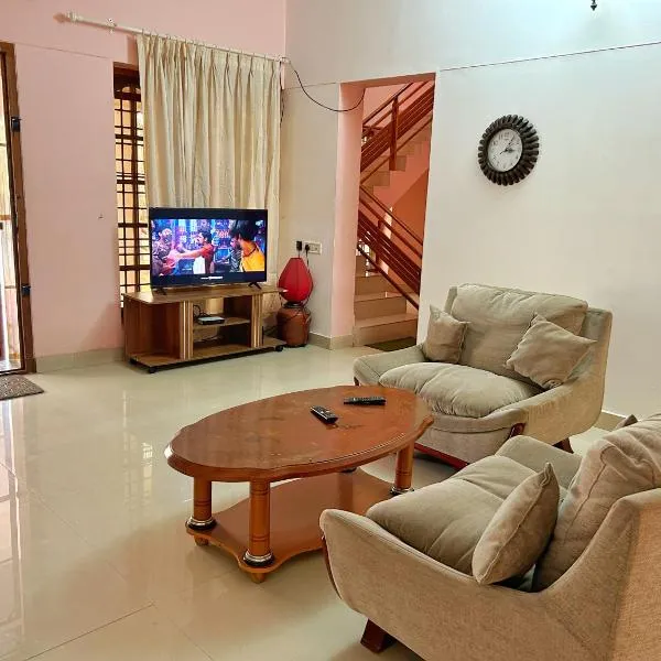 La Casa Trivandrum 4 BHK AC Luxury Villa at City Centre, Just 5 kms from Airport & 3 Kms to Trivandrum Railway Station，位于特里凡得琅的酒店