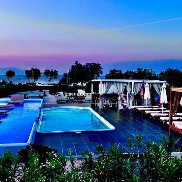 玛勒诺斯特三托公寓式酒店，位于伊亚的酒店