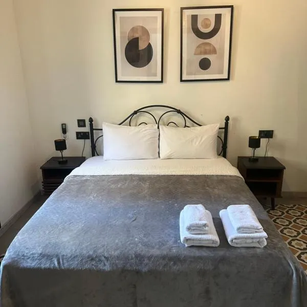 Dahlia apartment - Paola Modern Townhouse，位于佩奥拉的酒店