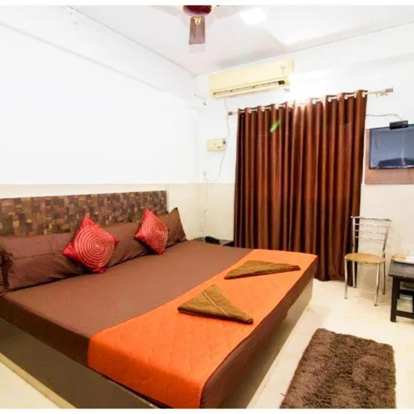 HOTEL PREMIUM TRAVELLERS # iNN Near Temple - Fully Air Conditioning Hotel - Hygiene And Spacious Room - A Top Rated Luxuary Hotel，位于Merces的酒店