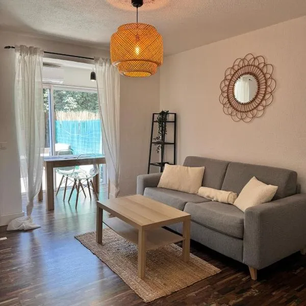 Studio Terrasse à Sainte-Maxime Classé Meublé de Tourisme，位于圣马克西姆的酒店