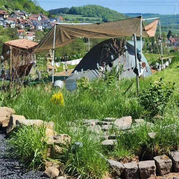 Camping im Igluzelt im Privatgarten mit Komfort Schlüchtern Main-Kinzig，位于施吕希滕的酒店