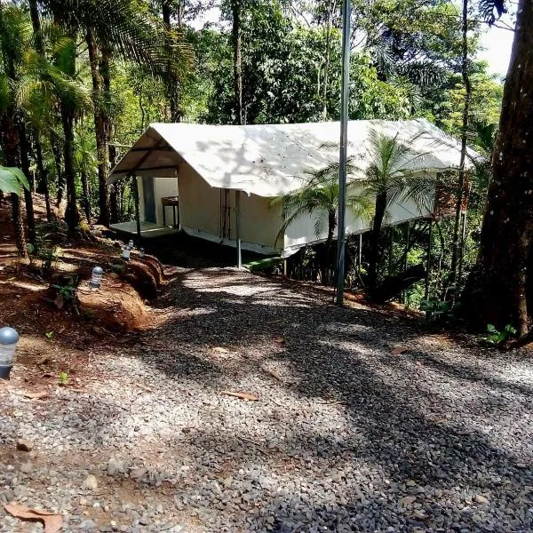 Volcano Tenorio Glamping Ranch - 3 Tents，位于Rio Celeste的酒店