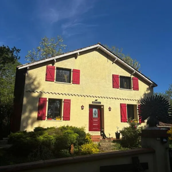 Domaine Pierrot，位于Laujuzan的酒店