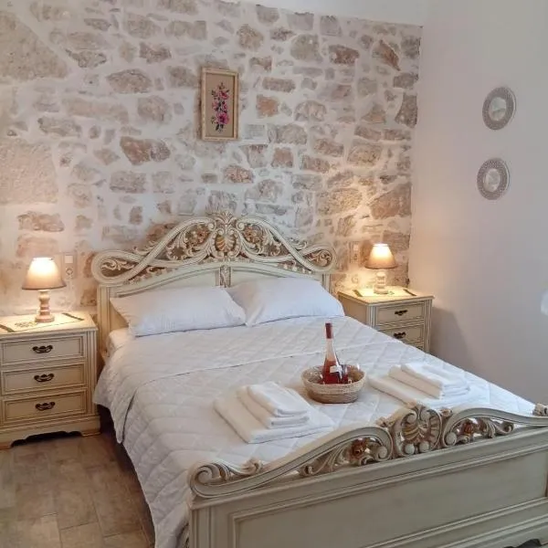 Tselekos House Old renovated stone house crete，位于Galiá的酒店