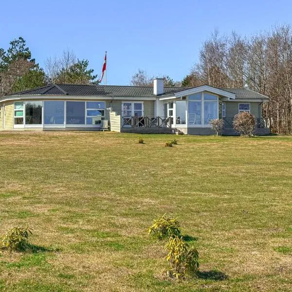 Three-Bedroom Holiday Home In Orsted，位于厄斯泰兹的酒店