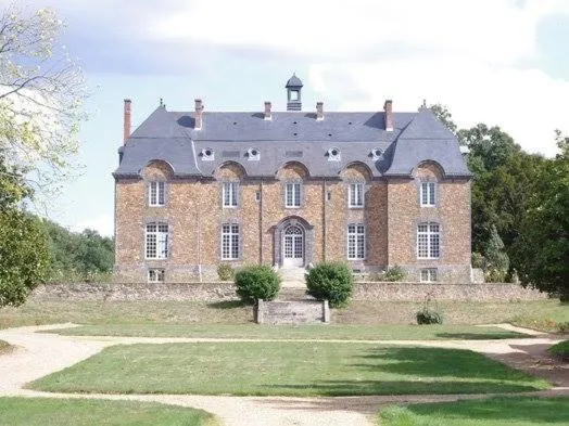 CHATEAU du PERRAY，位于Saint-Mars-du-Désert的酒店